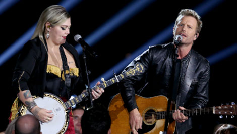 Shure wireless microphones and in-ear systems dominate the stage at 50th CMA Awards in Nashville