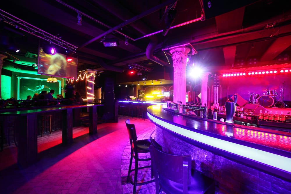 BAR WITH ATMOSPHERE